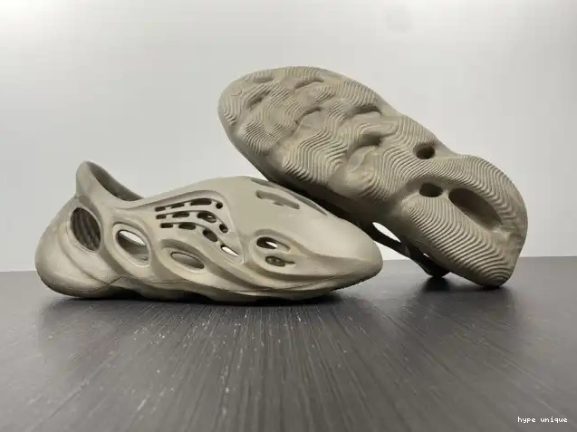 hype Sage RNNR Foam Yeezy Stone Adidas GX4472 0514